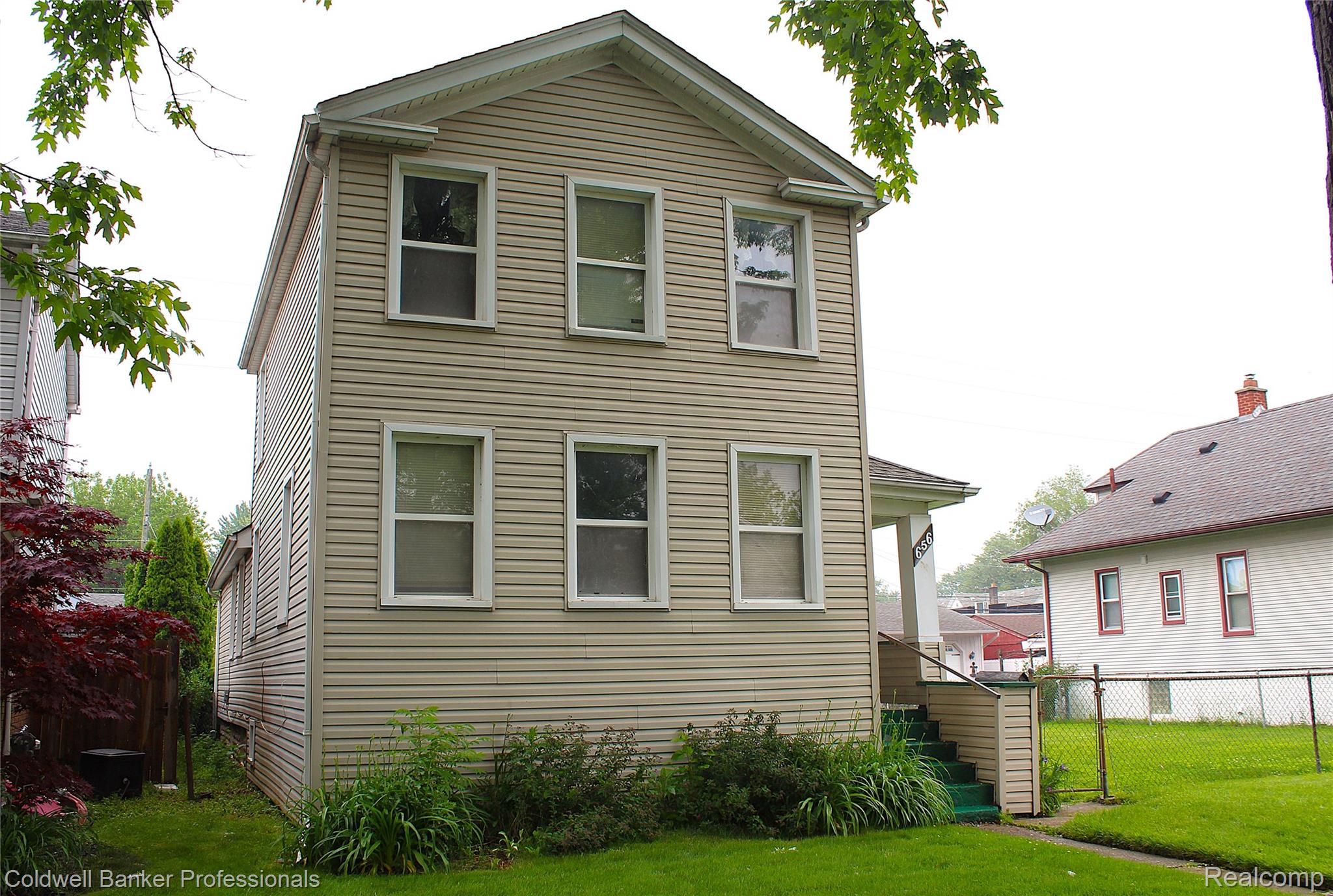 656 Pine Street