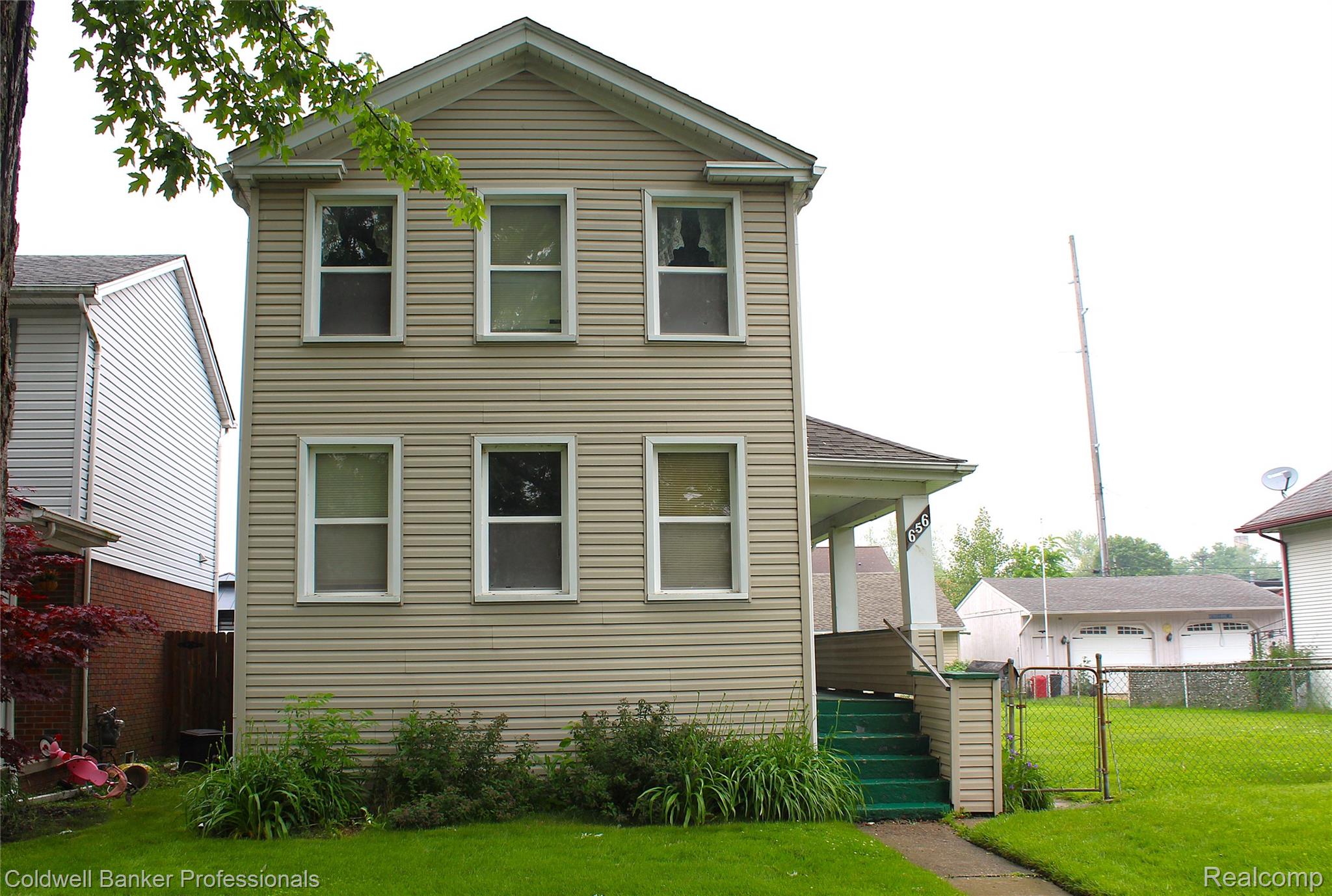 656 Pine Street