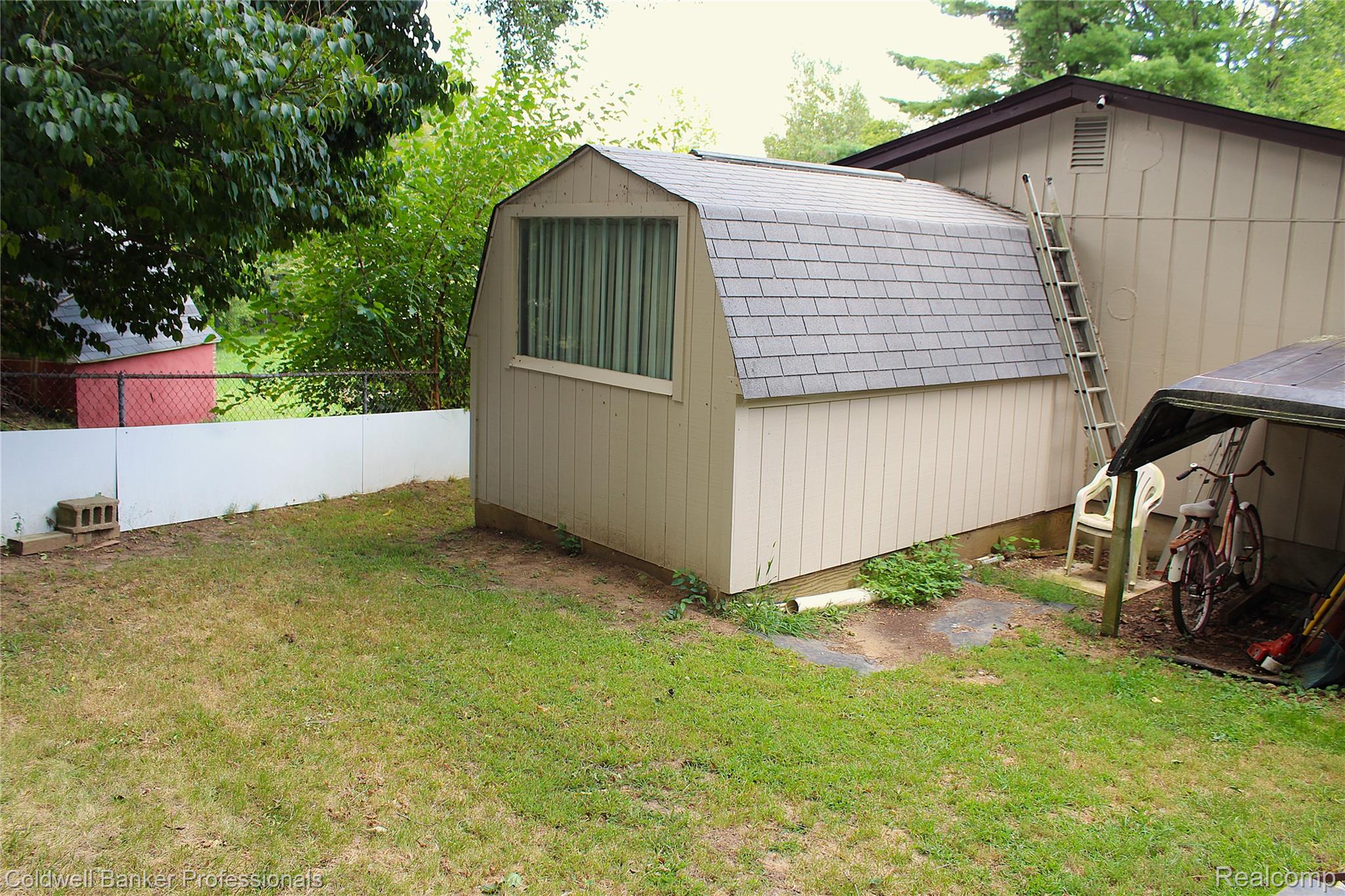 10593 9 Mile Road