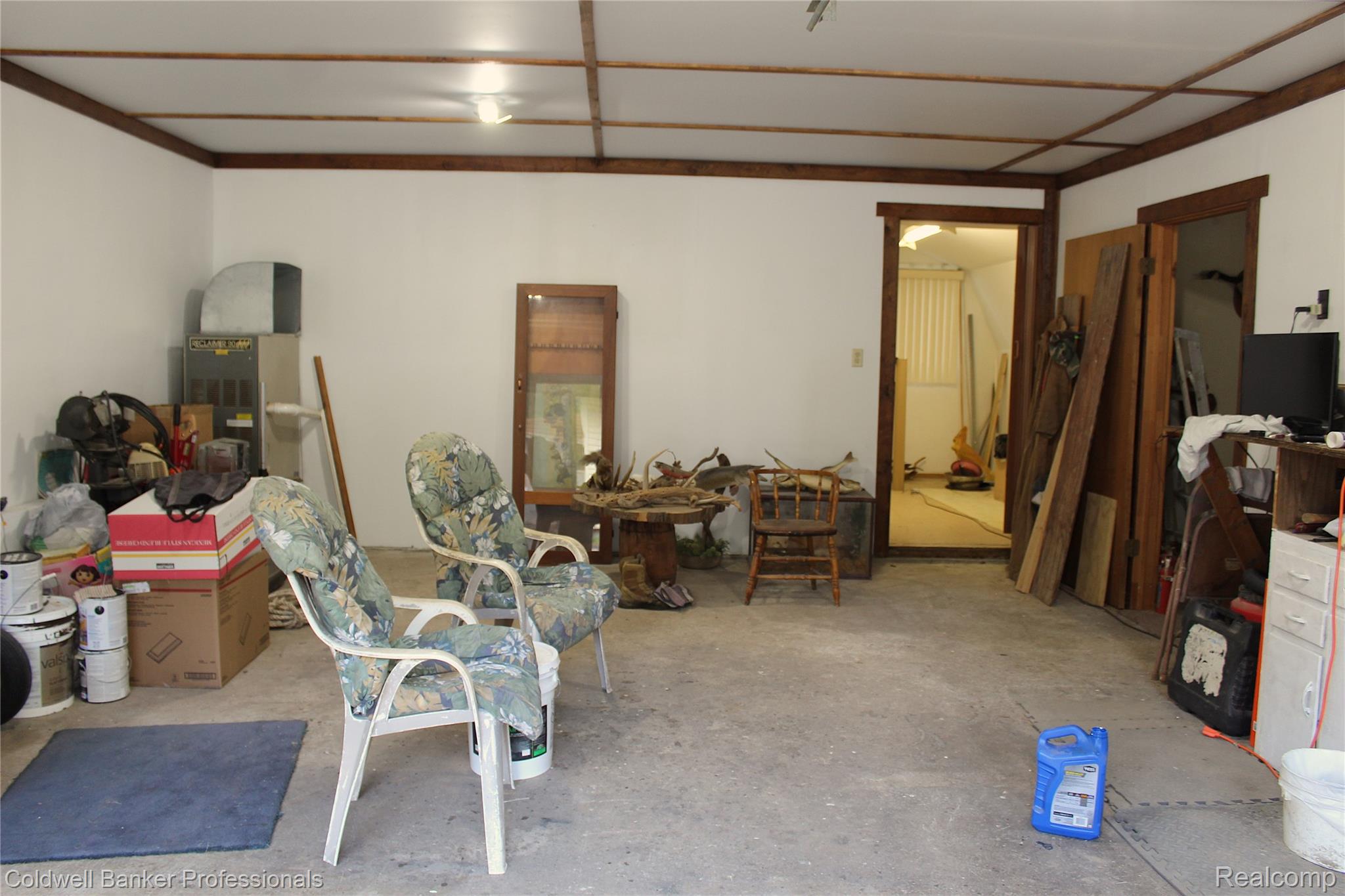 10593 9 Mile Road