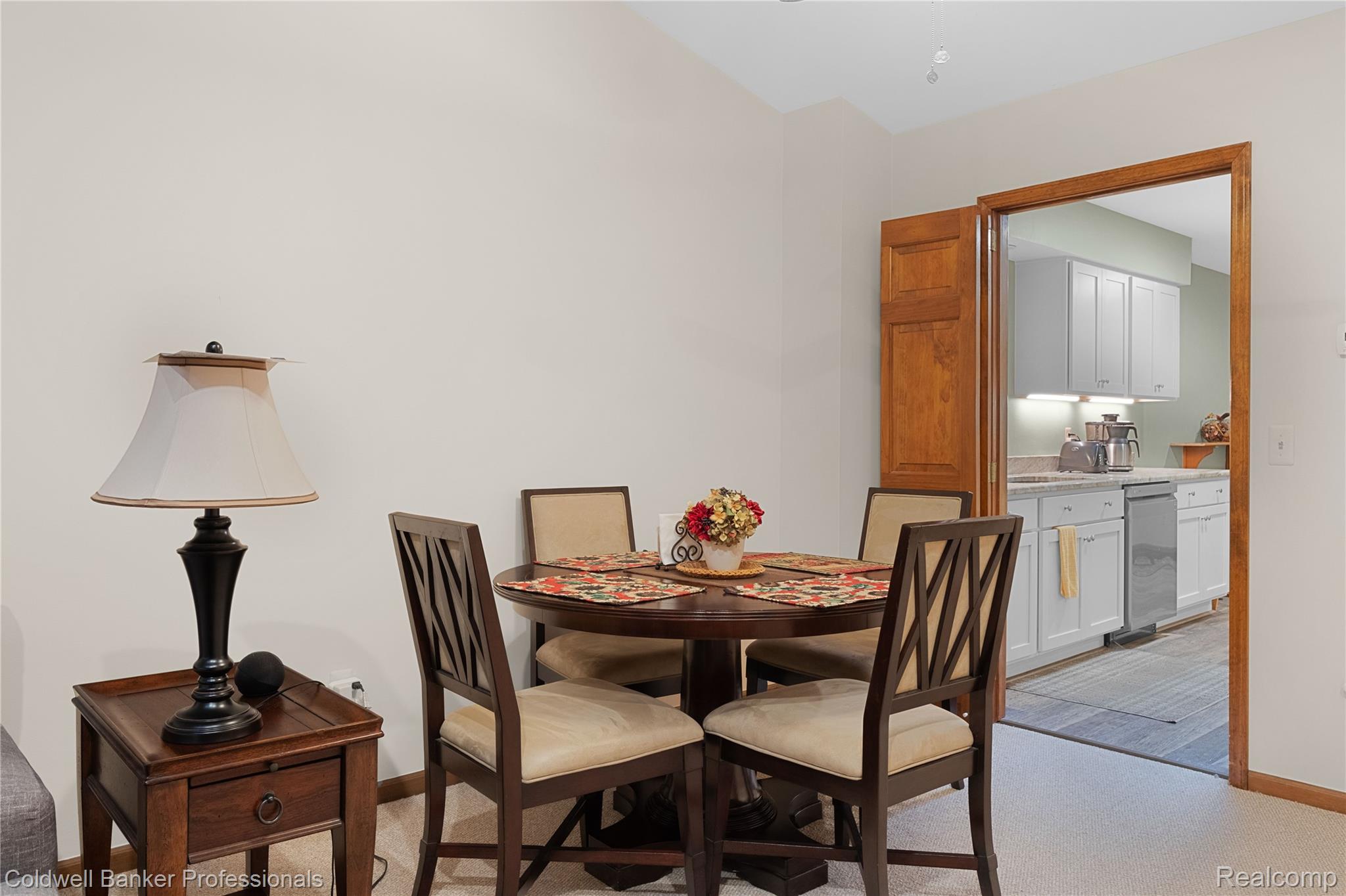 14098 Meadow Hill Lane