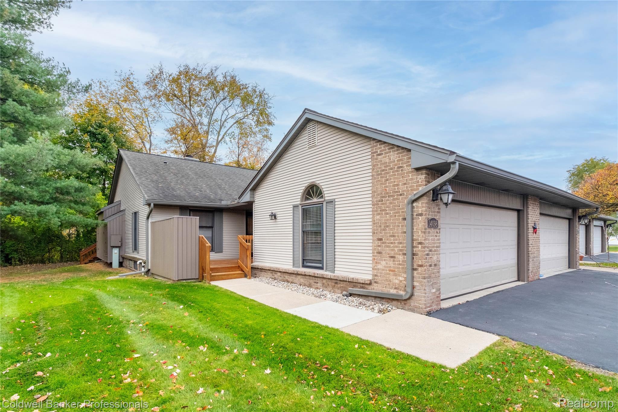 14098 Meadow Hill Lane