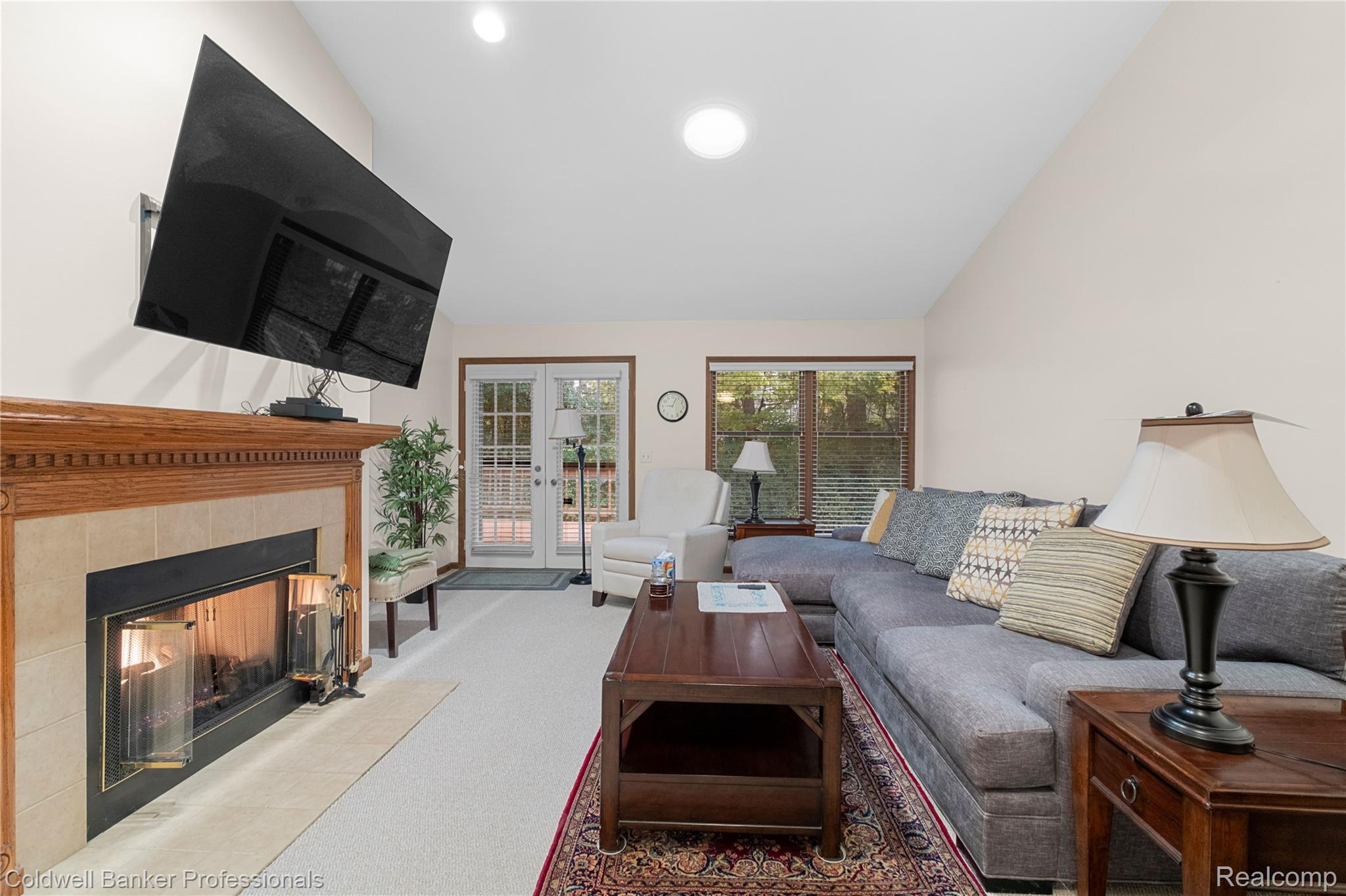 14098 Meadow Hill Lane