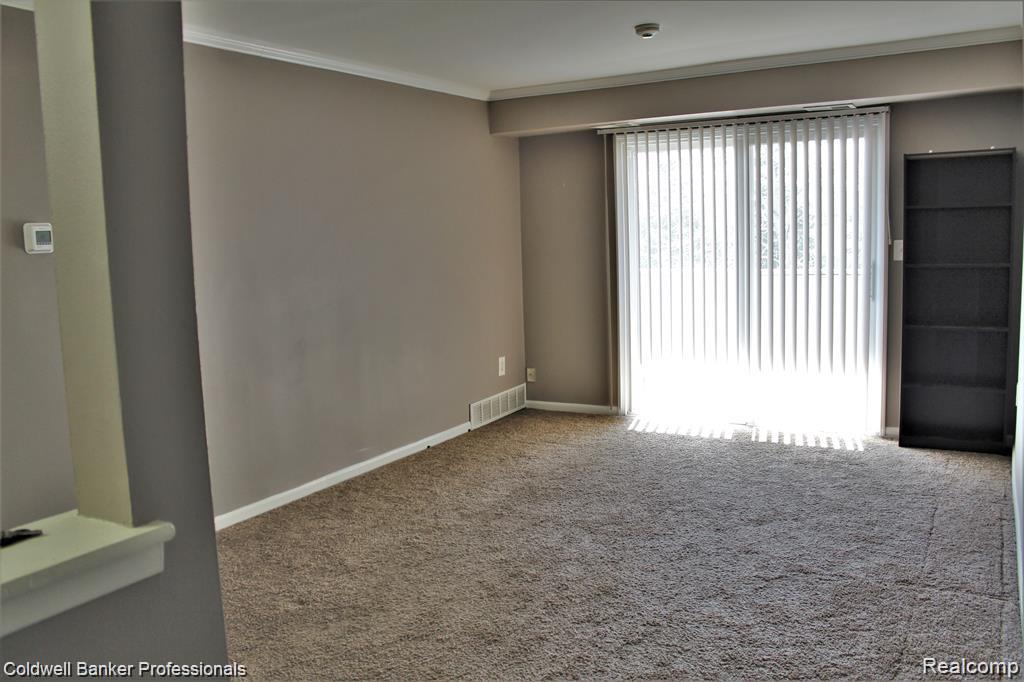 2025 E Franklin Drive 50