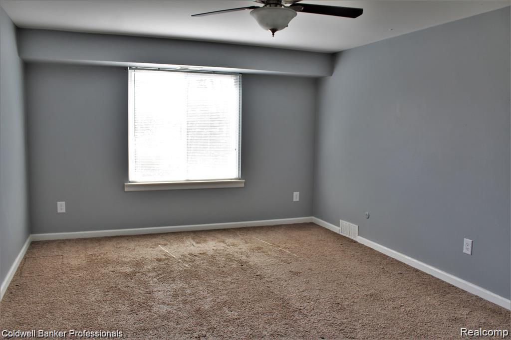2025 E Franklin Drive 50