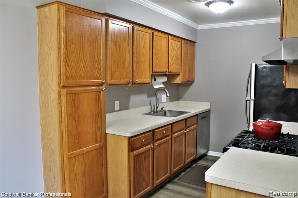 2025 E Franklin Drive 50