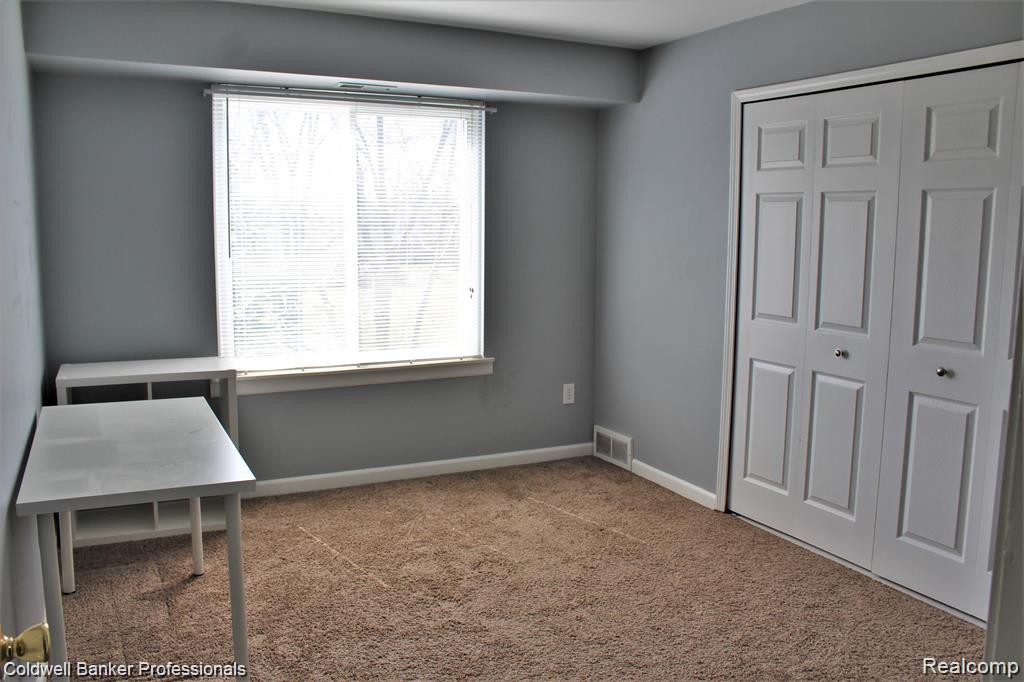2025 E Franklin Drive 50