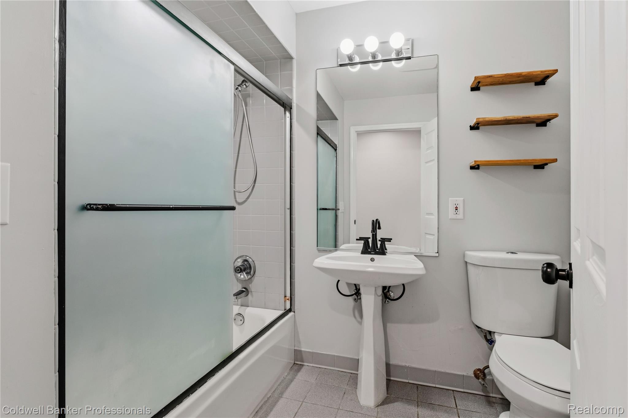 4015 Green Lake Road