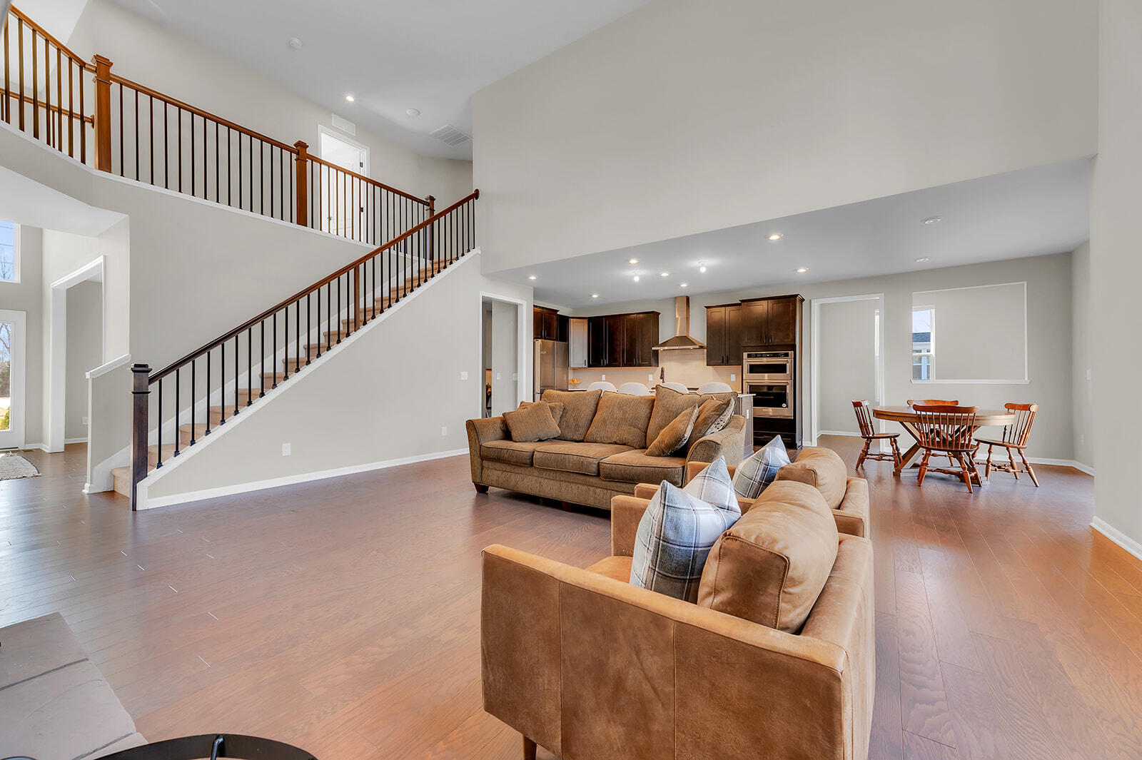 7420 Hardwood Cir Circle