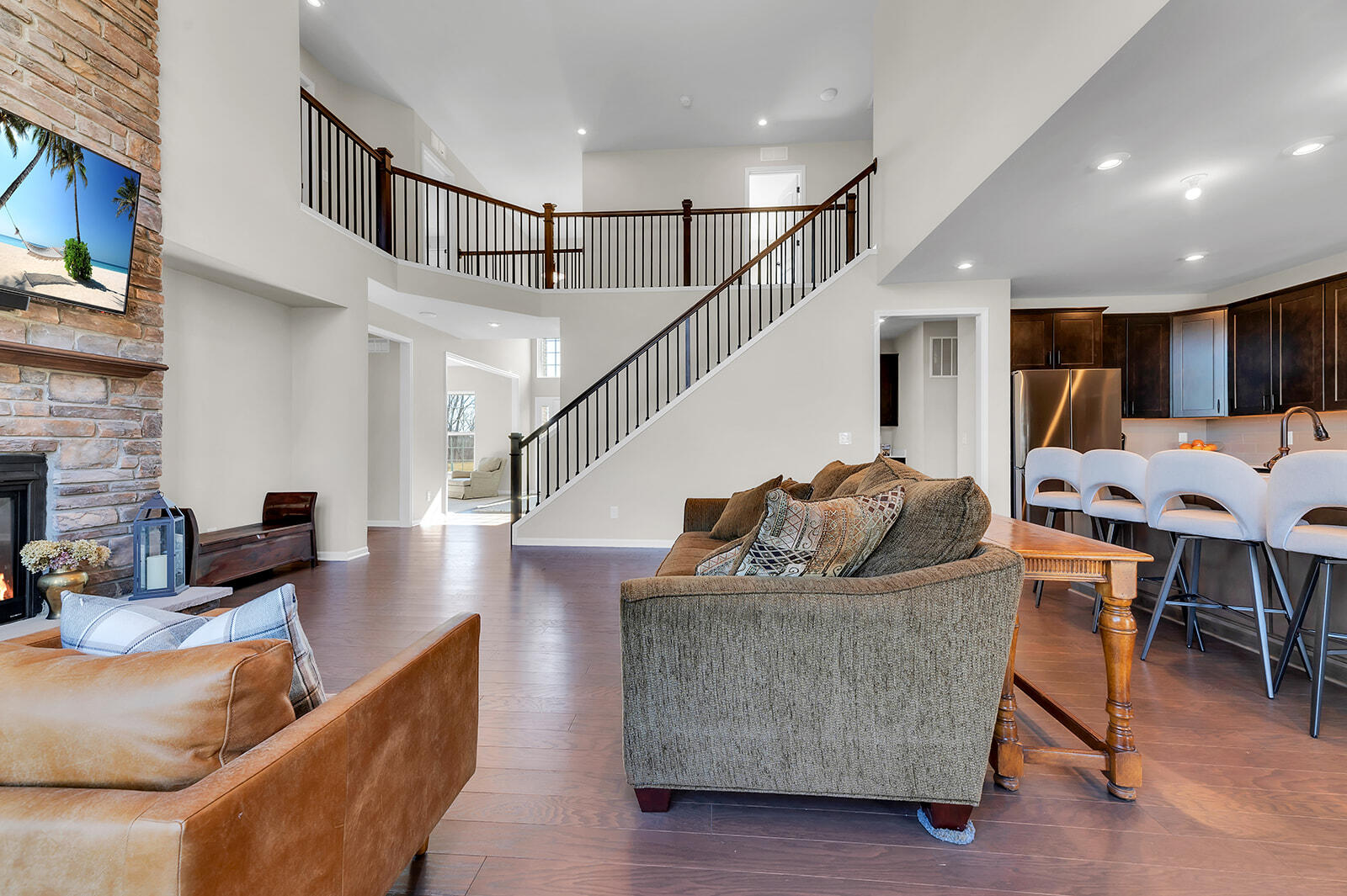7420 Hardwood Cir Circle