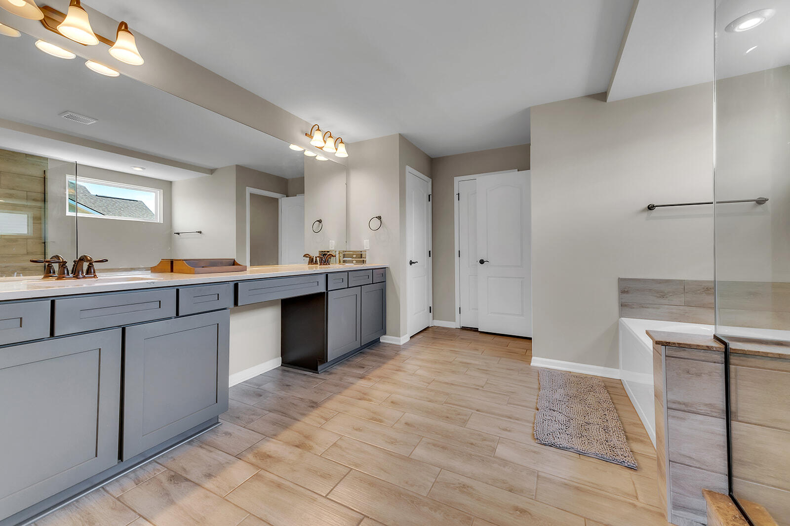 7420 Hardwood Cir Circle