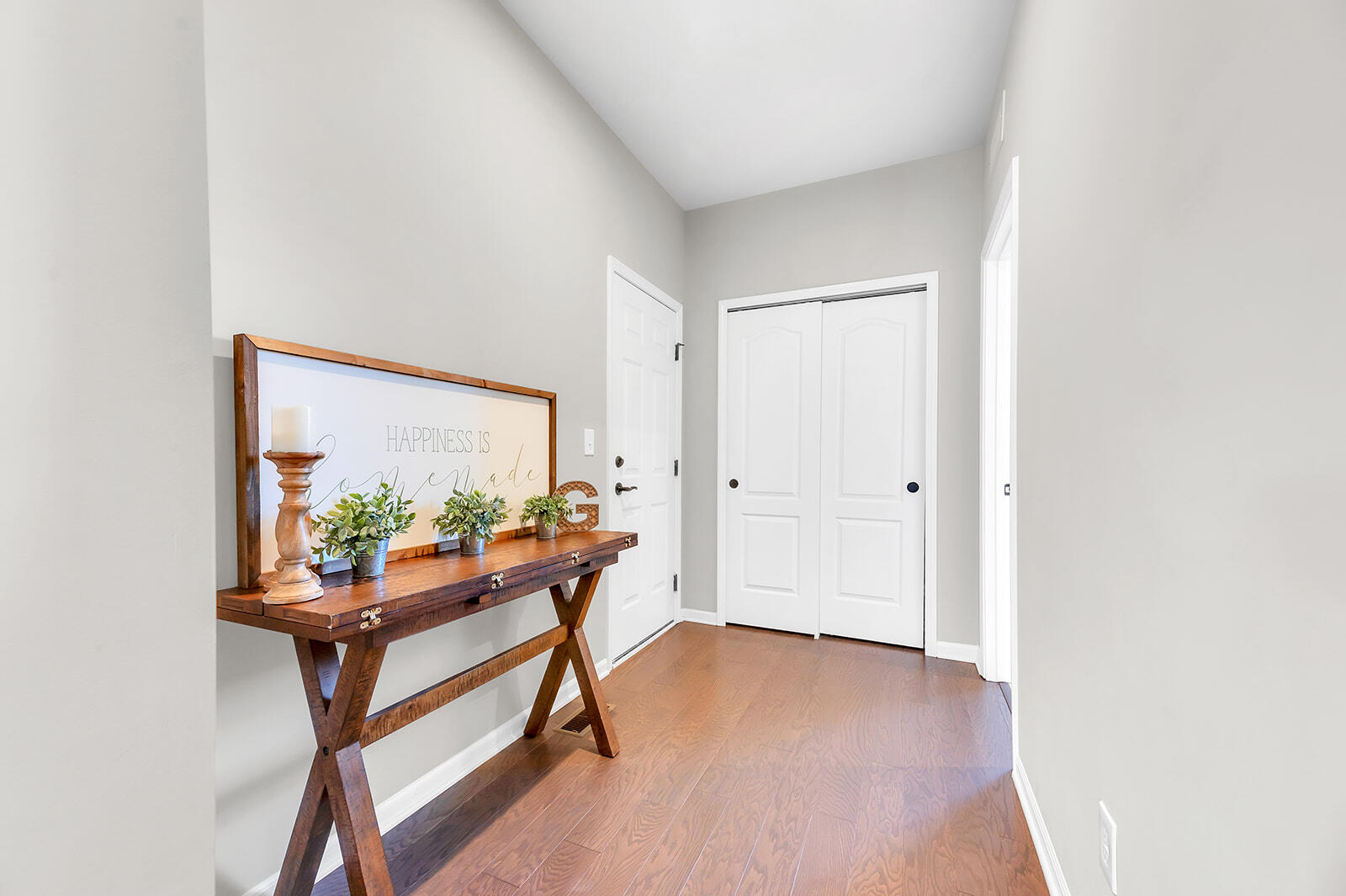 7420 Hardwood Cir Circle