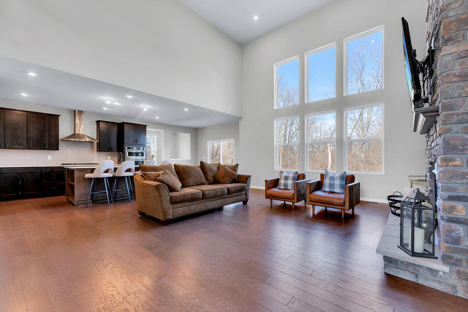 7420 Hardwood Cir Circle