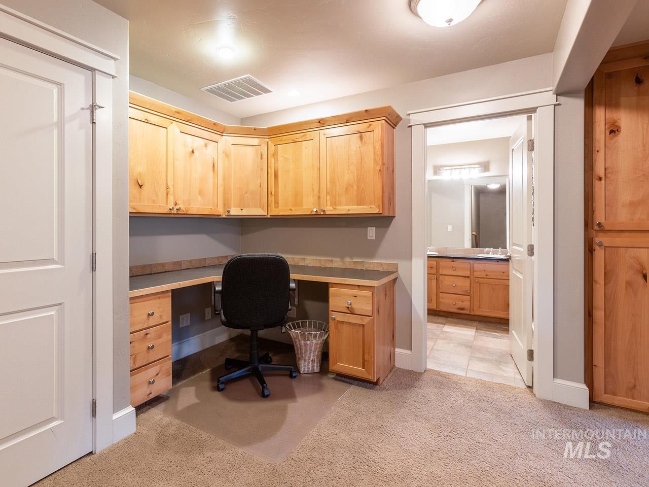 1900 Nordic Village Circle