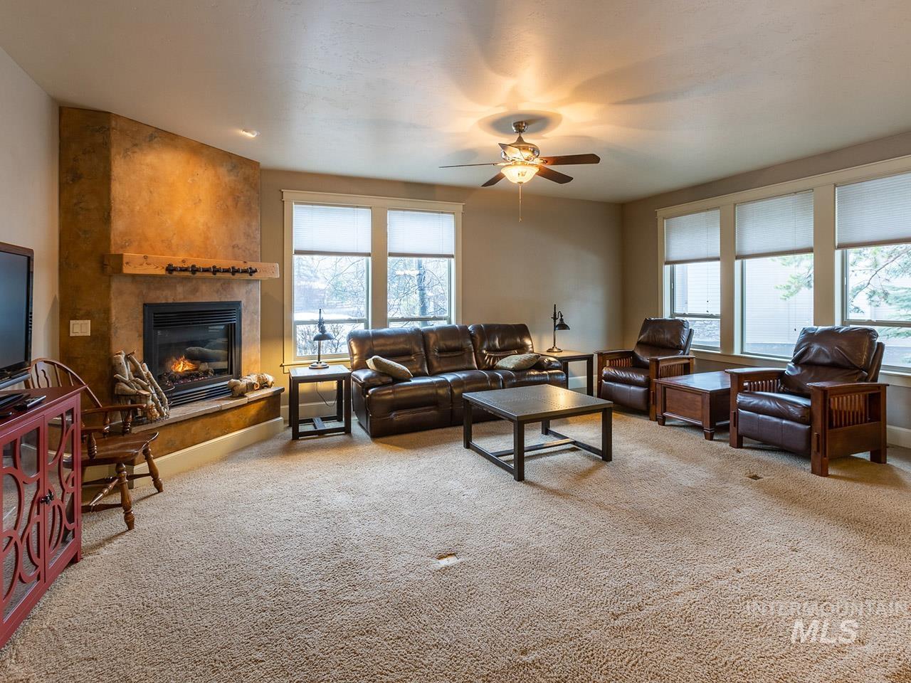 1900 Nordic Village Circle