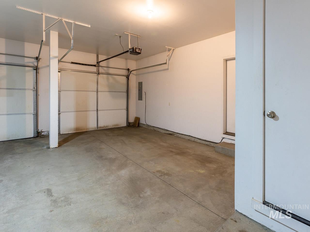 1900 Nordic Village Circle