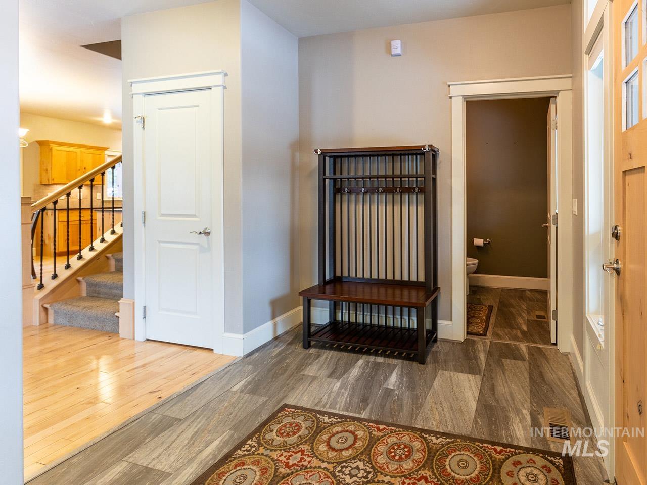 1900 Nordic Village Circle