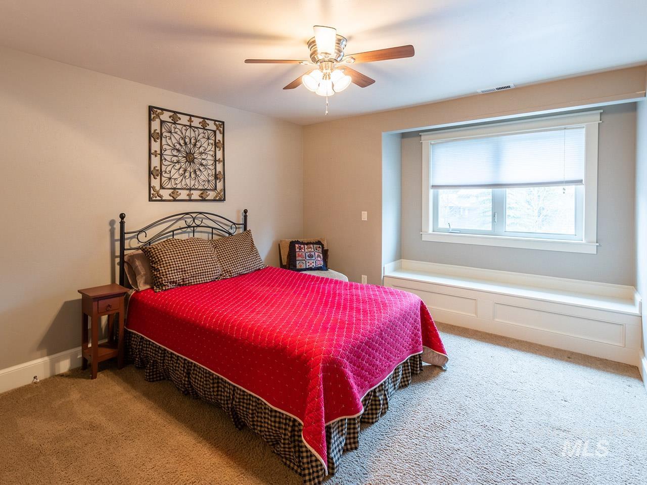 1900 Nordic Village Circle