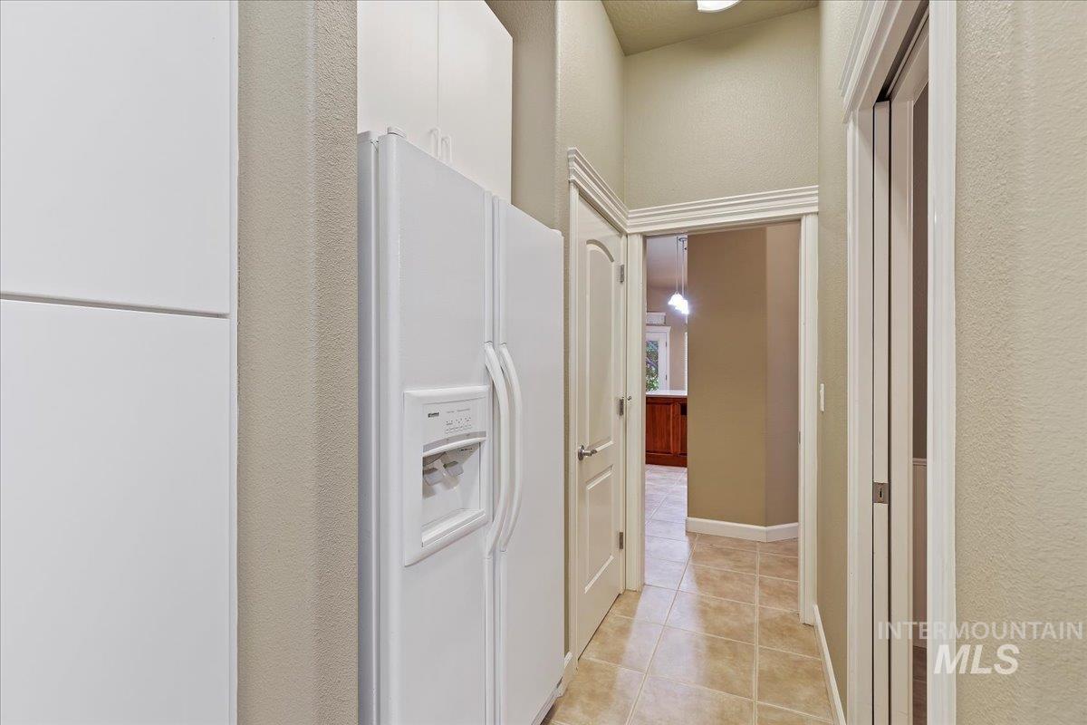 717 S Crosstimber Avenue