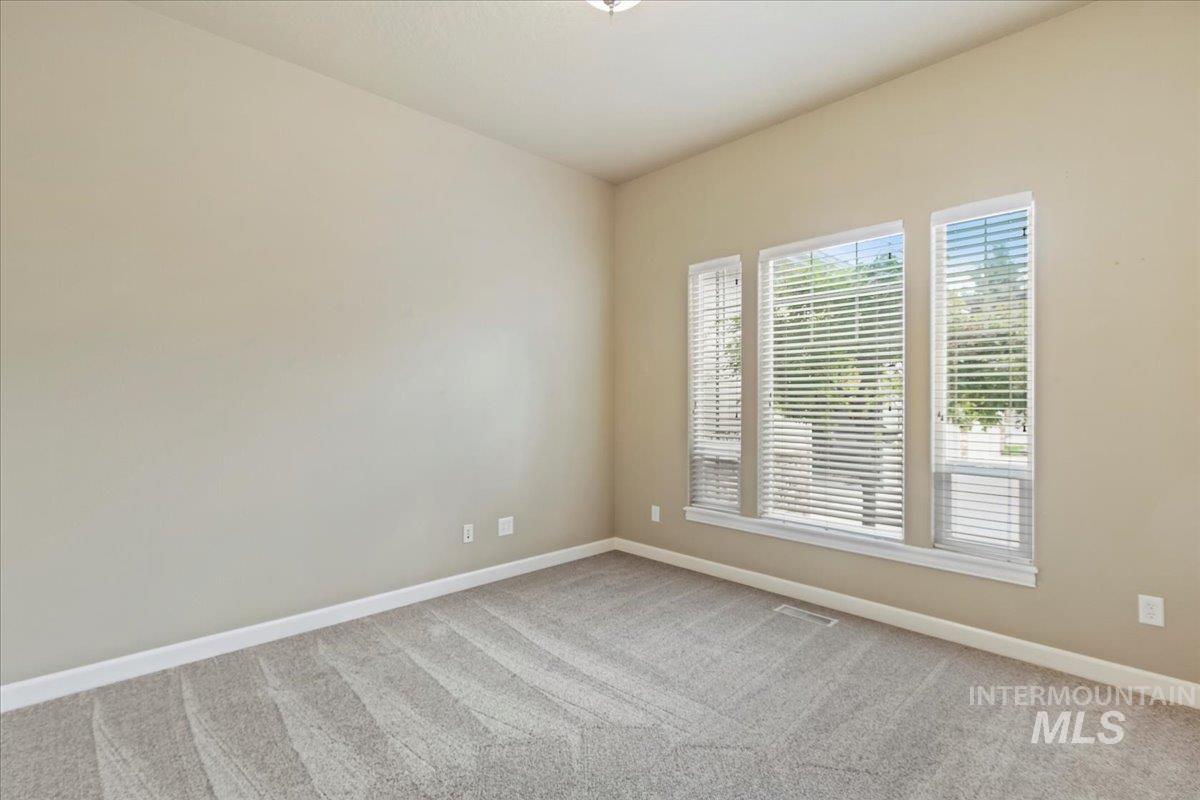 717 S Crosstimber Avenue