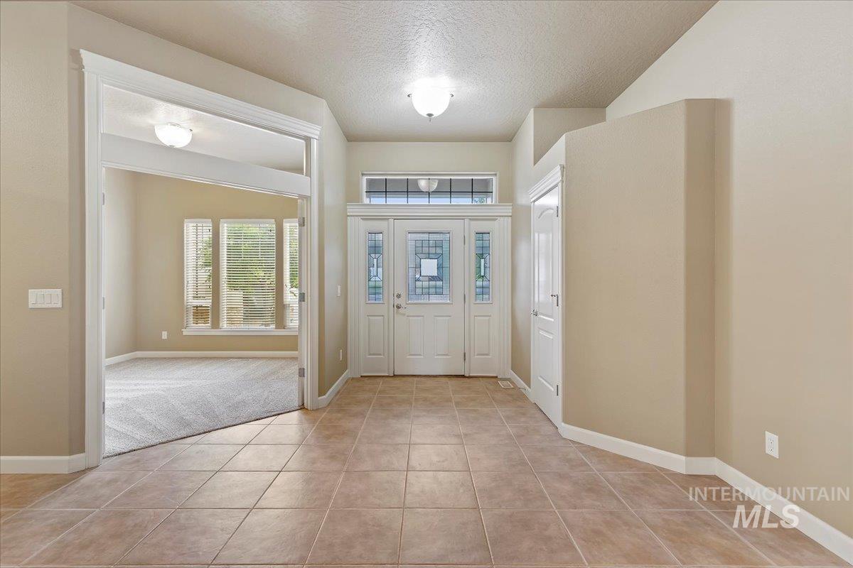 717 S Crosstimber Avenue