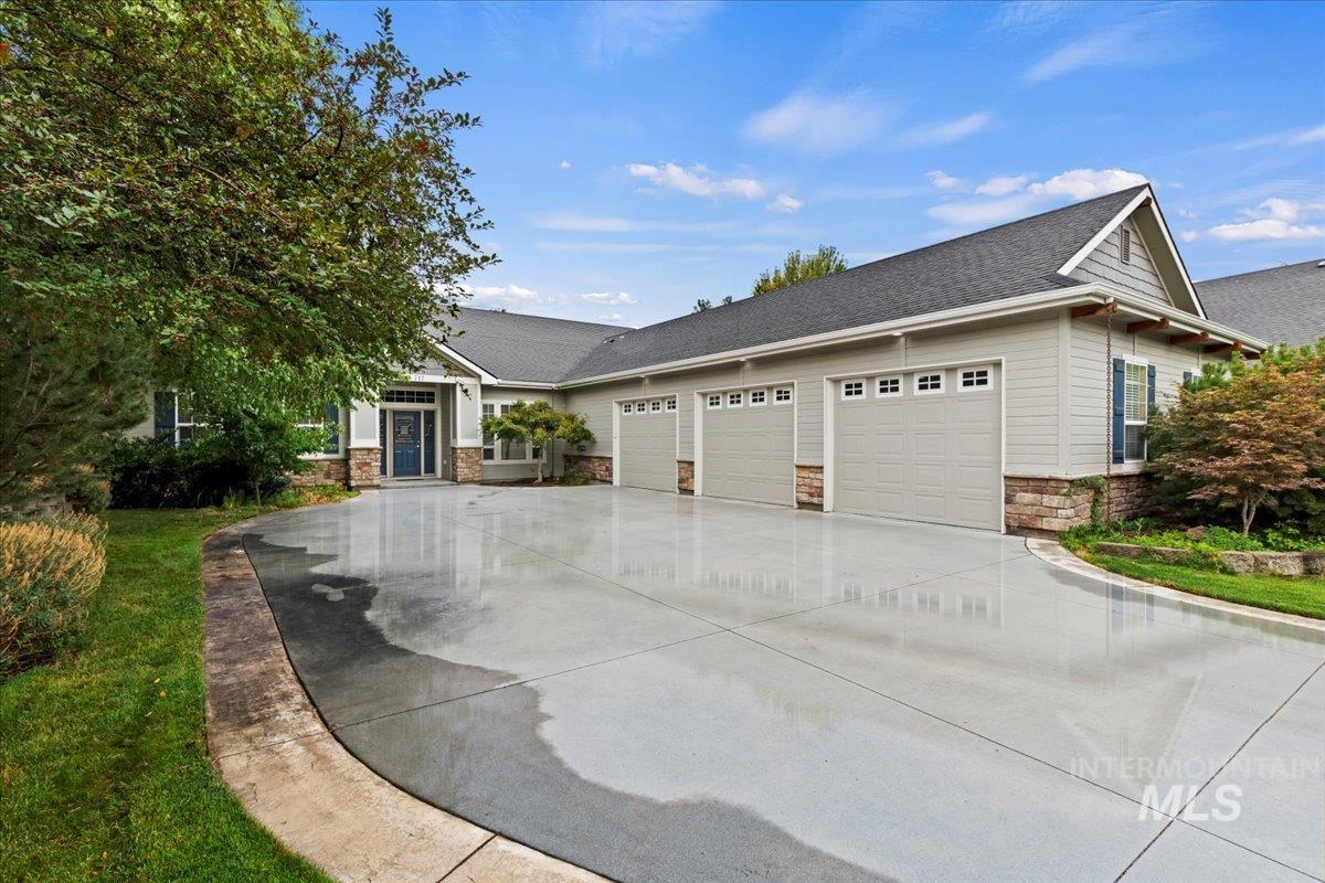 717 S Crosstimber Avenue