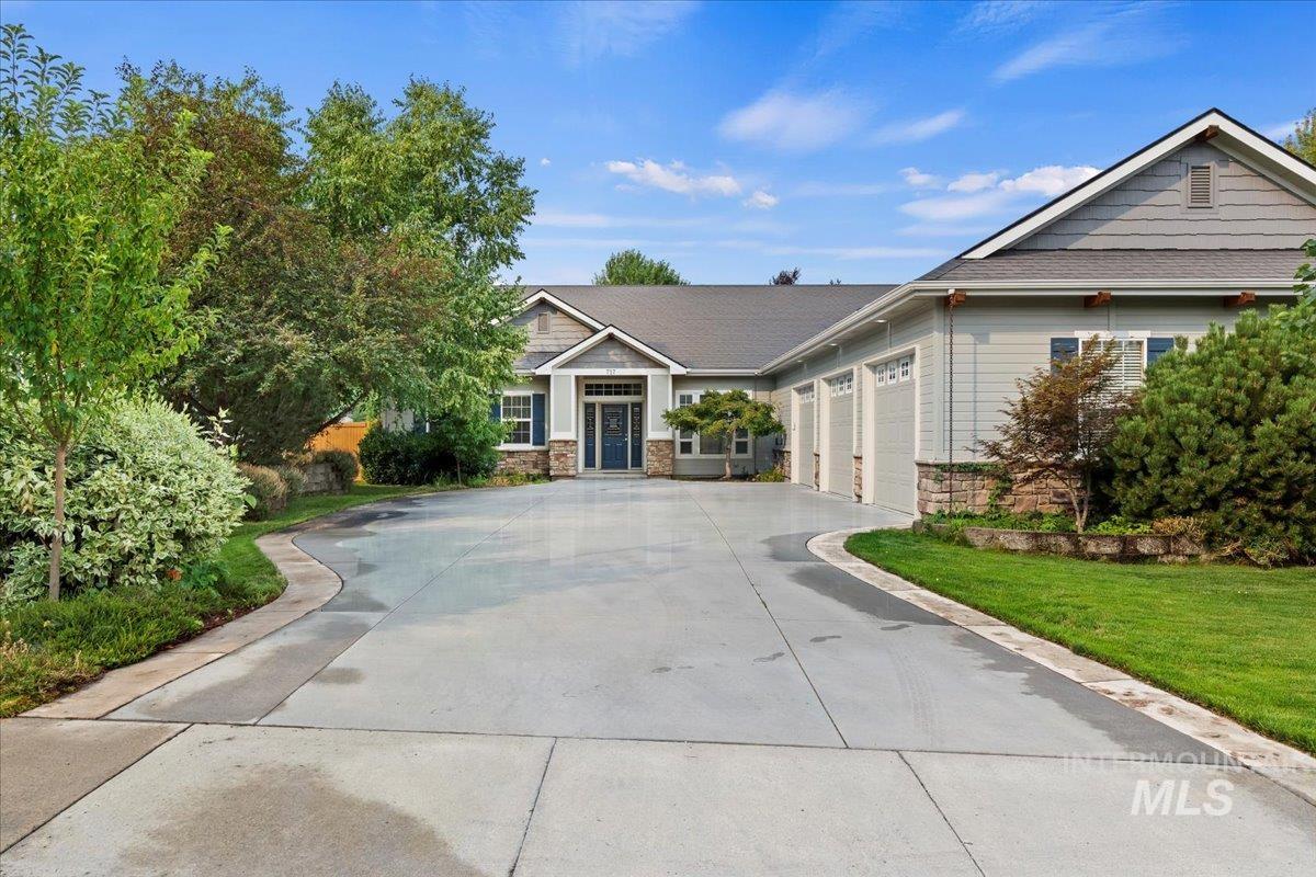 717 S Crosstimber Avenue