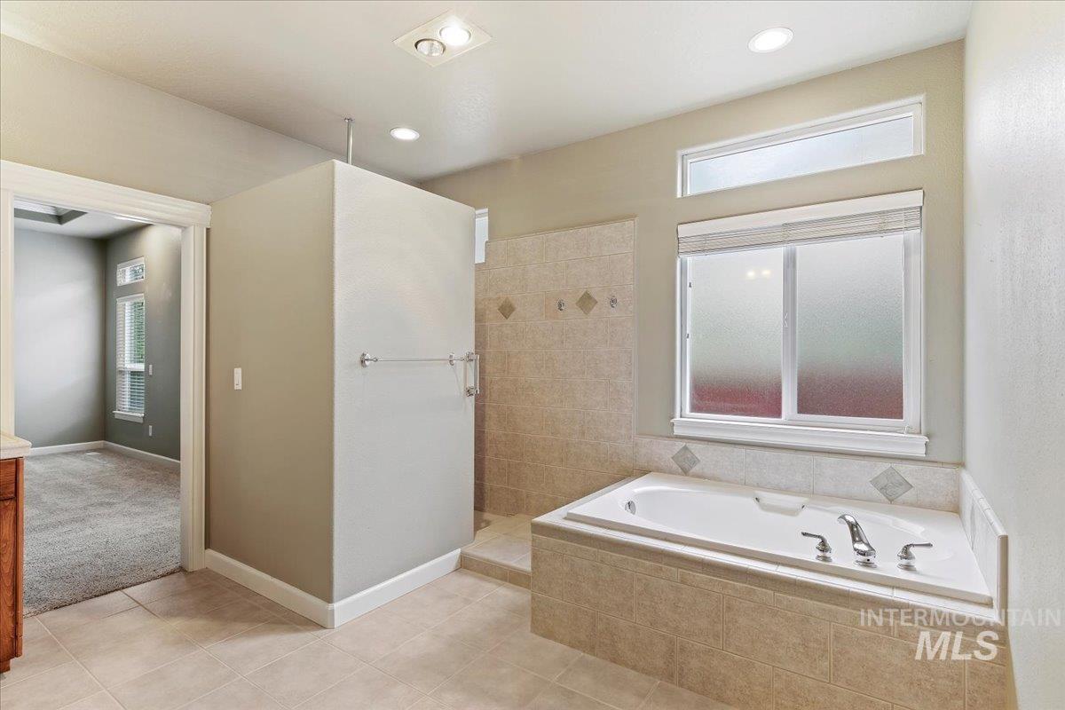 717 S Crosstimber Avenue