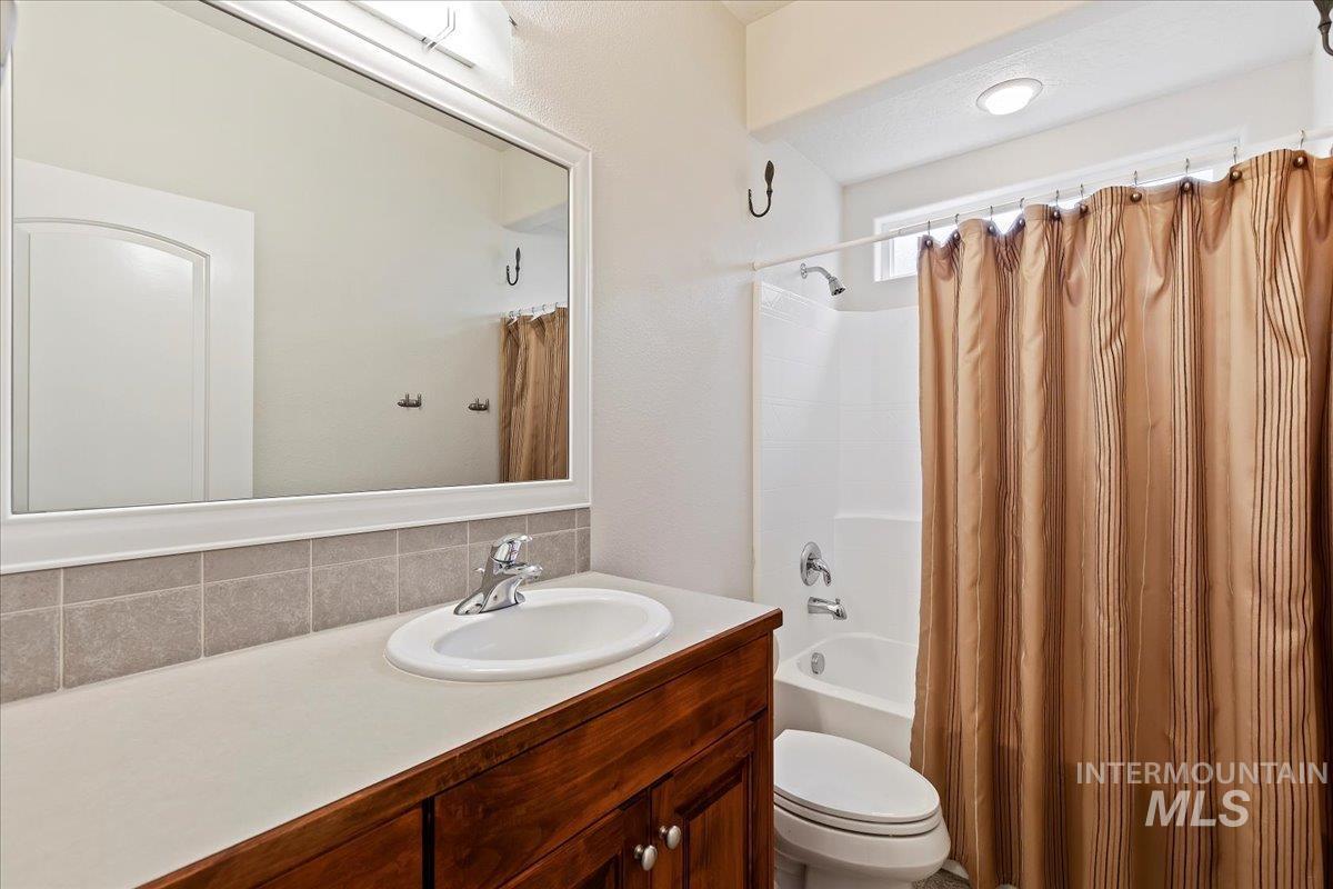 717 S Crosstimber Avenue