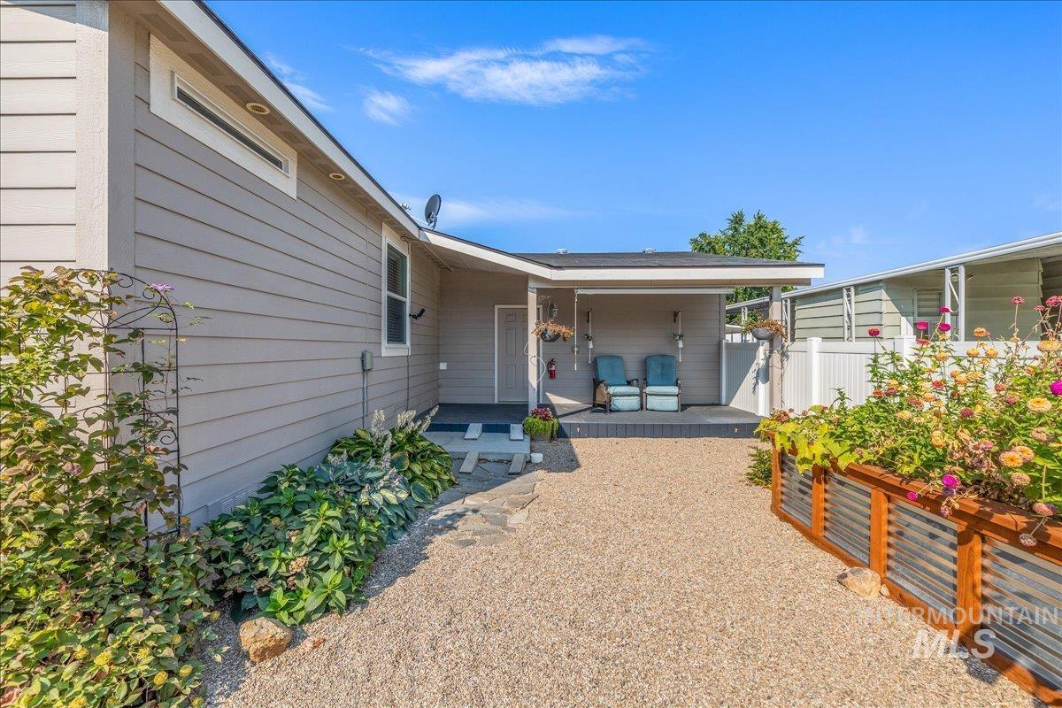 9390 W Ustick Rd Unit: 32