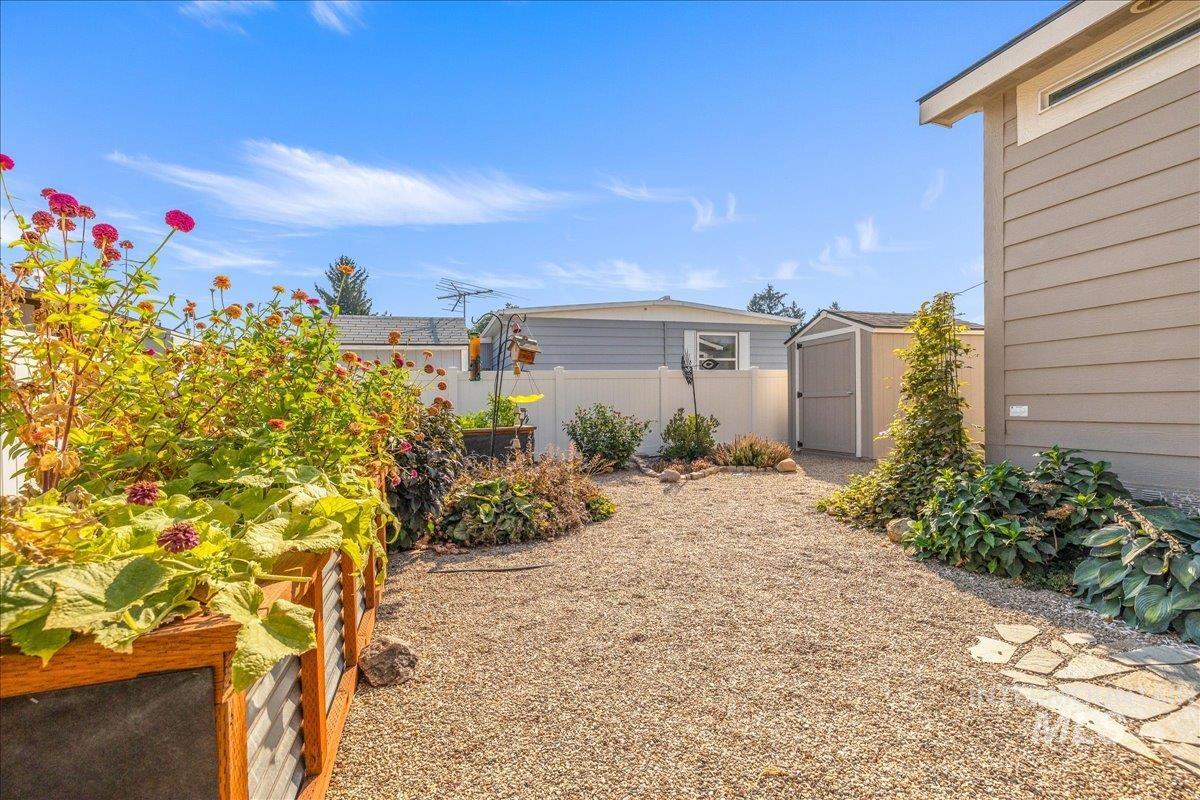 9390 W Ustick Rd Unit: 32