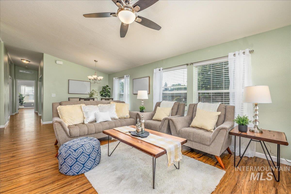 9390 W Ustick Rd Unit: 32