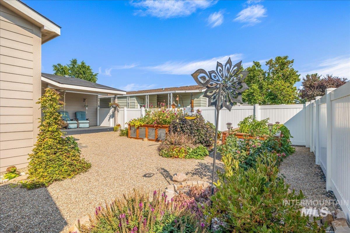 9390 W Ustick Rd Unit: 32