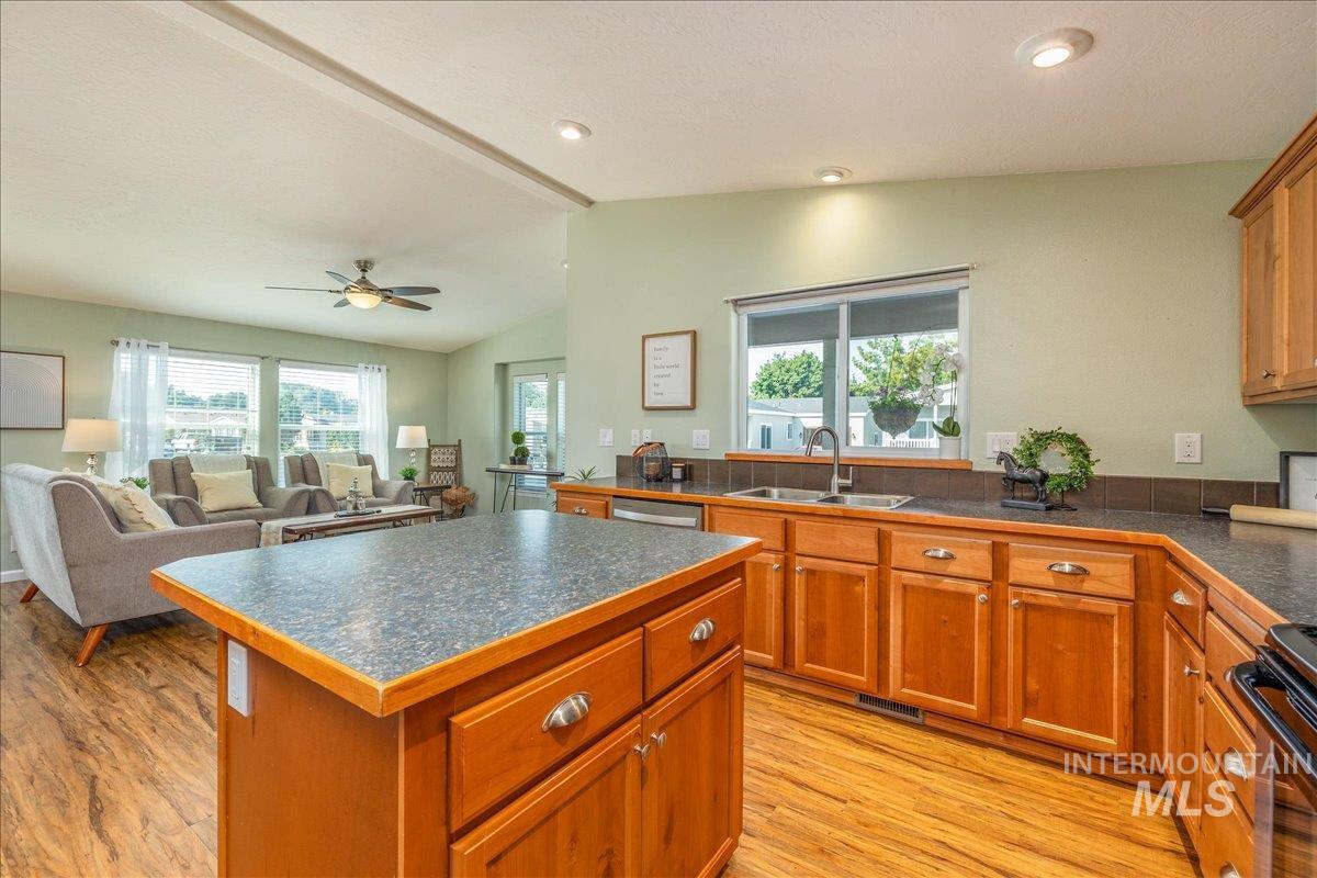 9390 W Ustick Rd Unit: 32