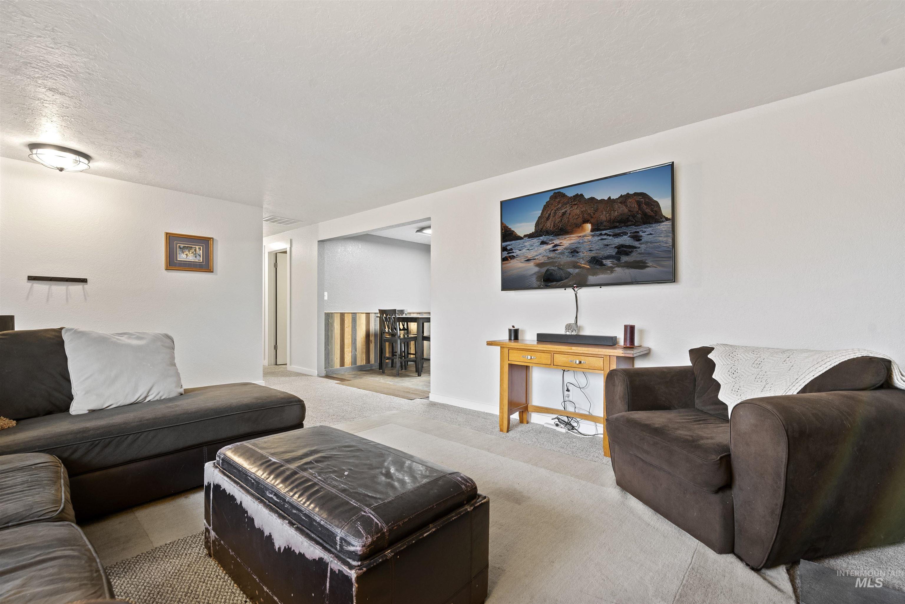 1411 W Kingswood Avenue