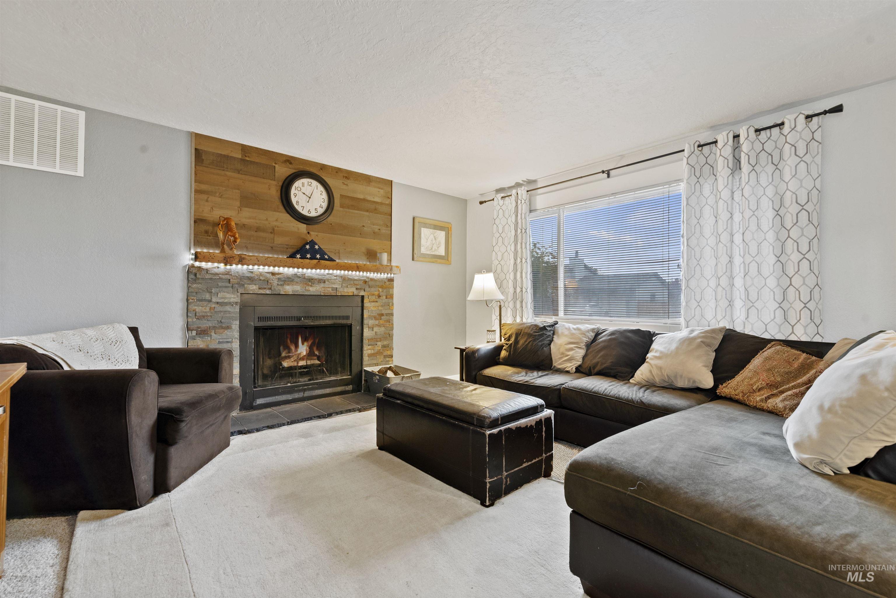 1411 W Kingswood Avenue