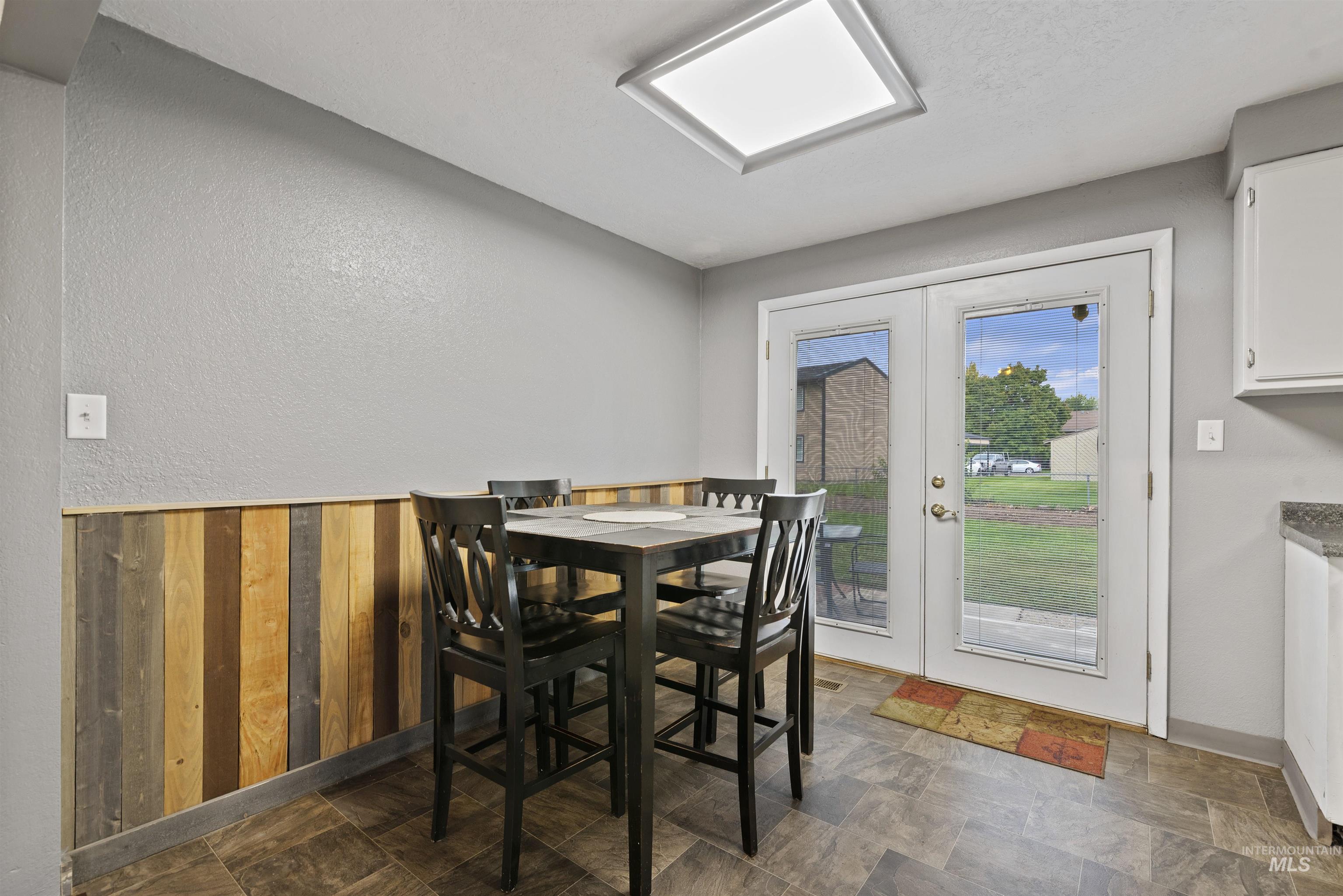 1411 W Kingswood Avenue