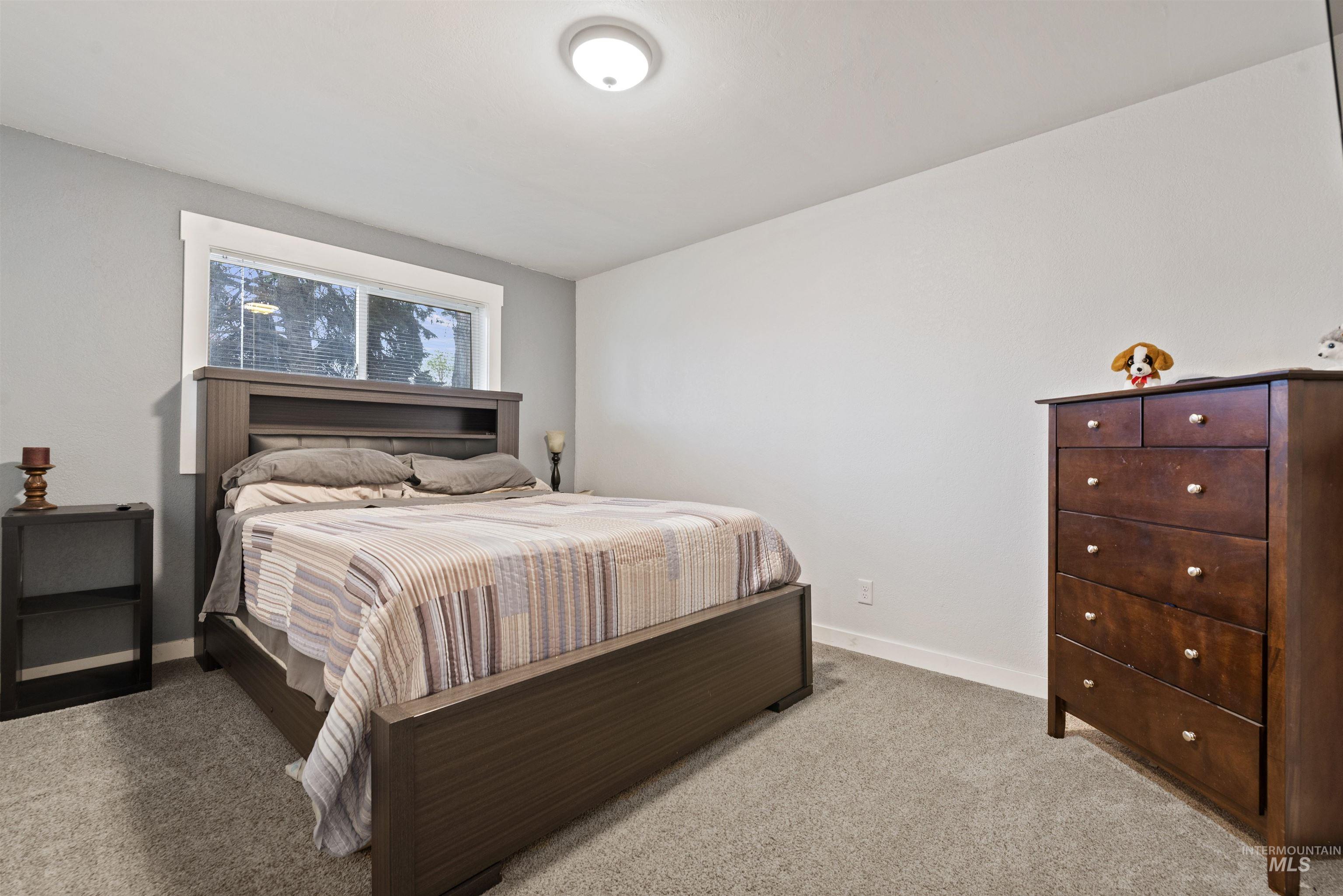 1411 W Kingswood Avenue