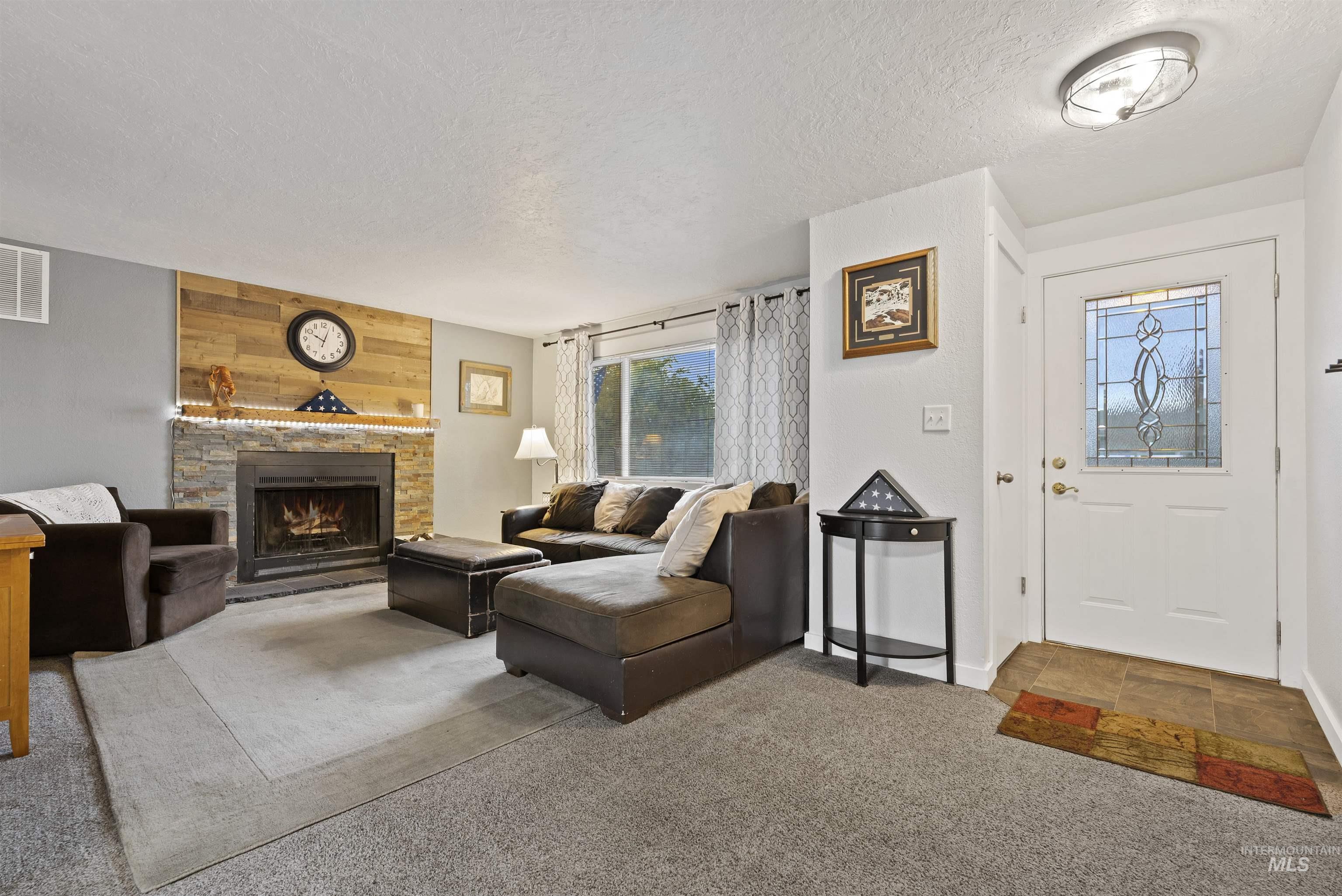 1411 W Kingswood Avenue