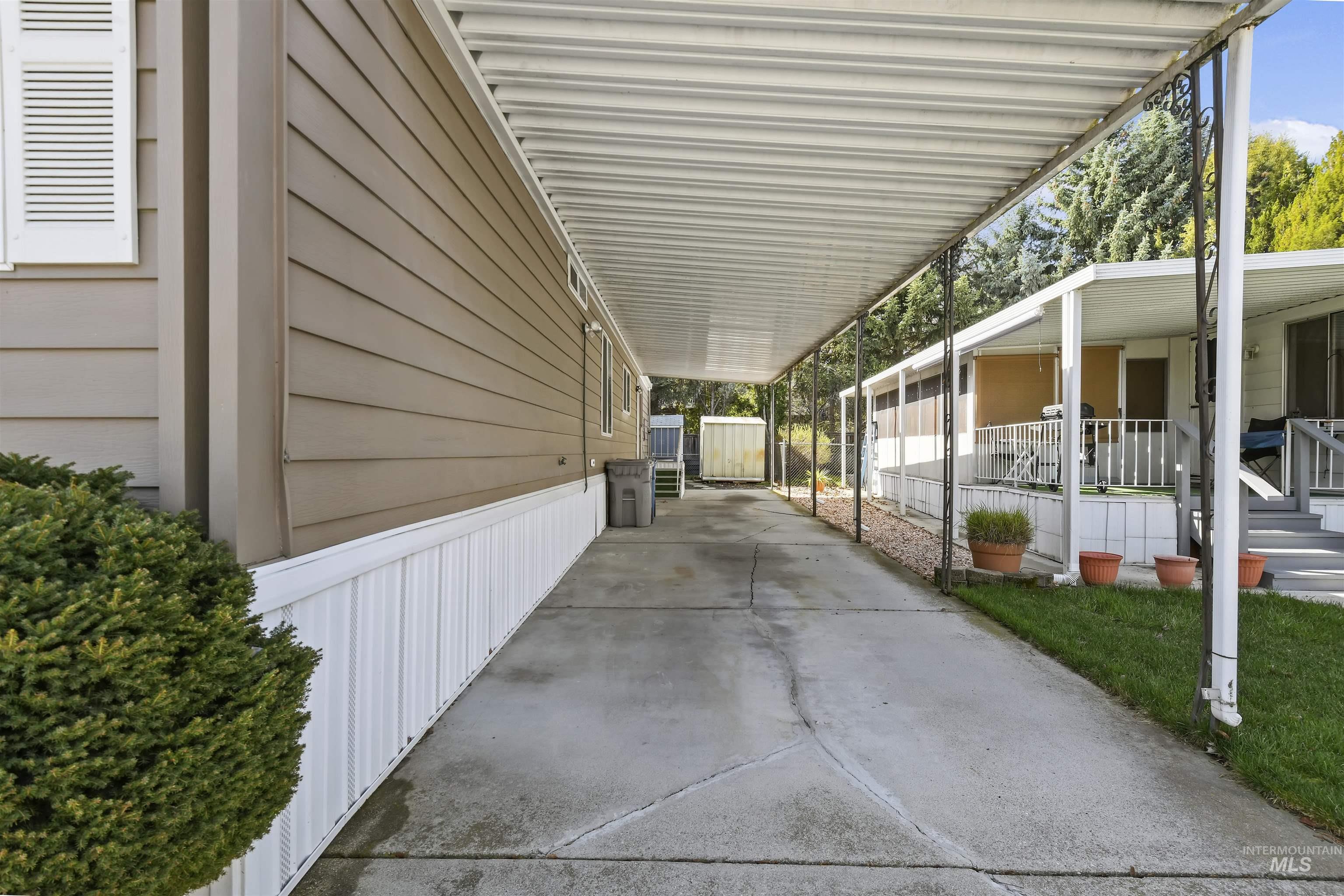 8215 W Appomattox Ln