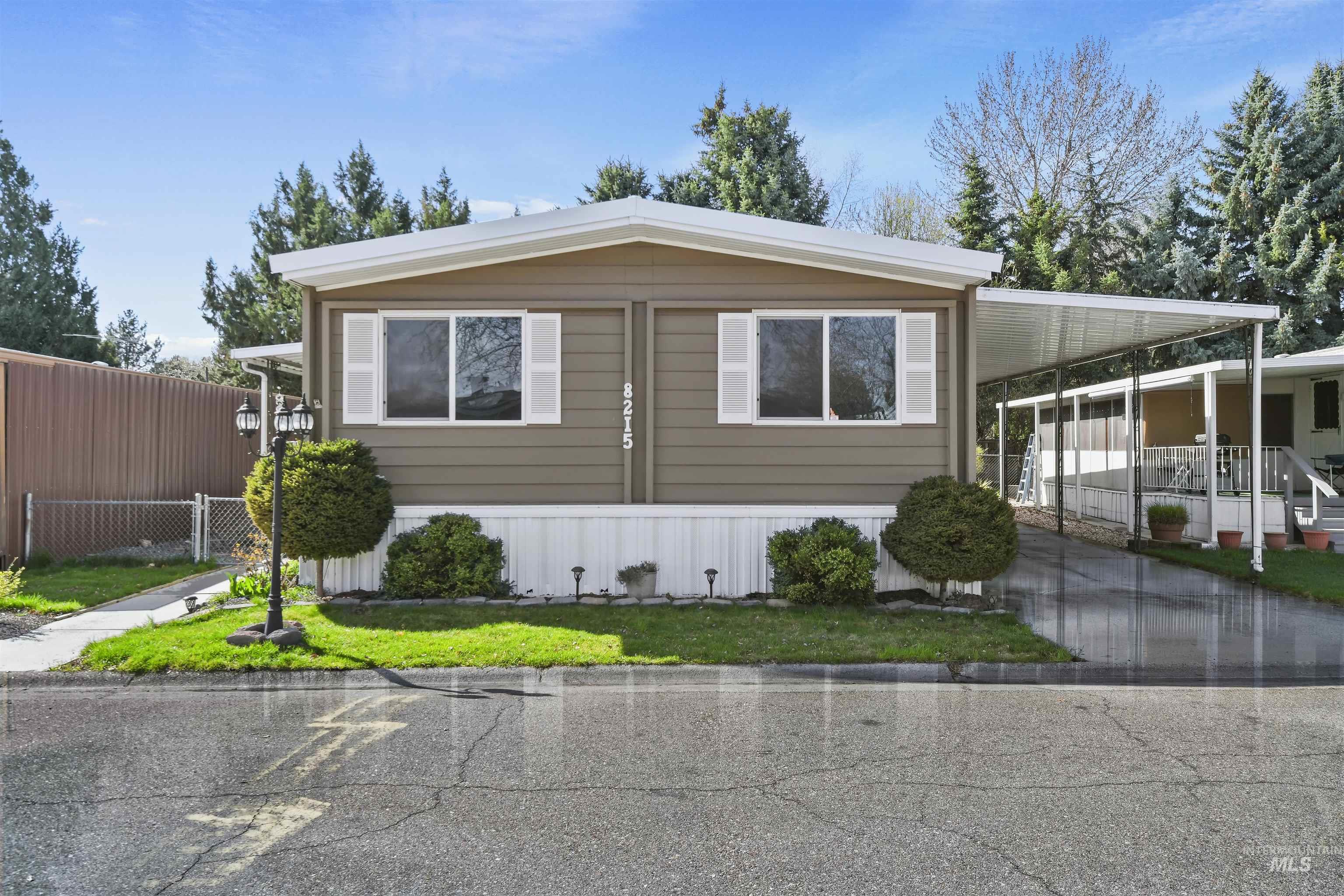 8215 W Appomattox Ln