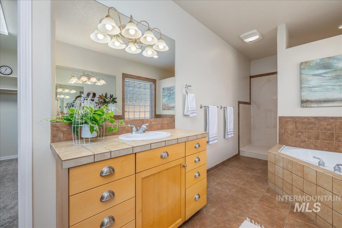 5049 N Brookmeadow Way