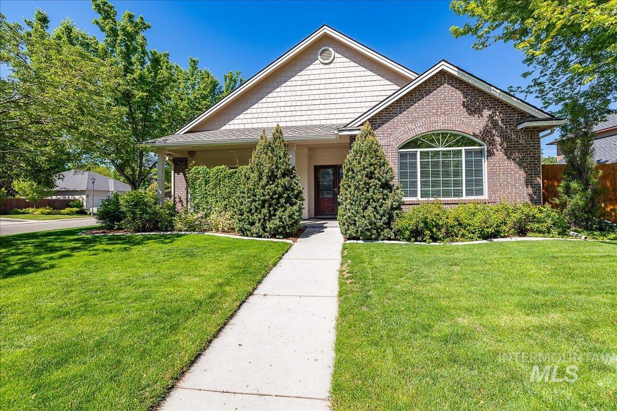 5049 N Brookmeadow Way