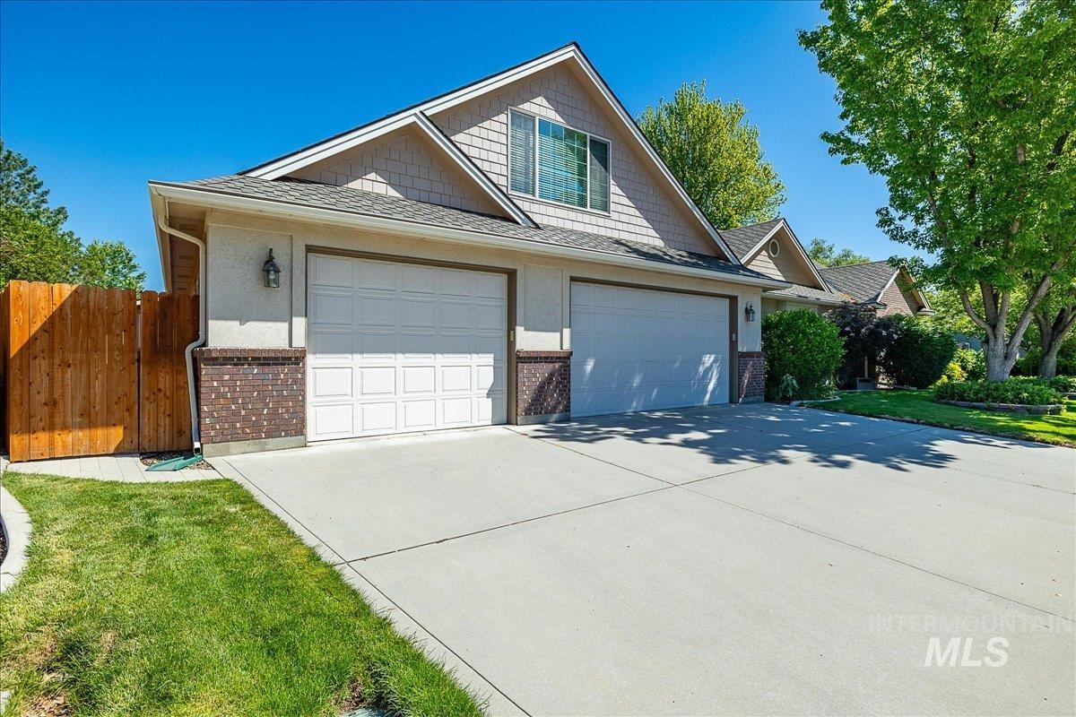 5049 N Brookmeadow Way