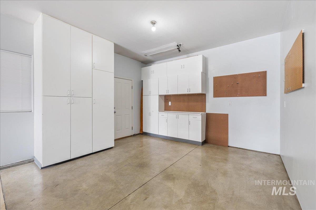 5049 N Brookmeadow Way