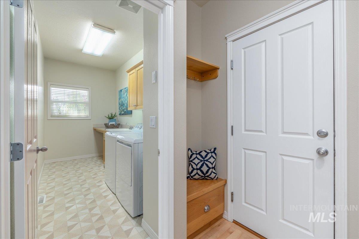 5049 N Brookmeadow Way