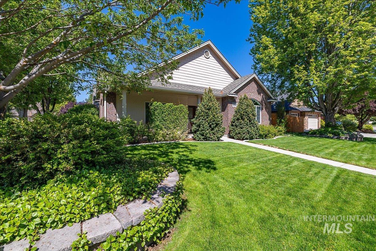 5049 N Brookmeadow Way