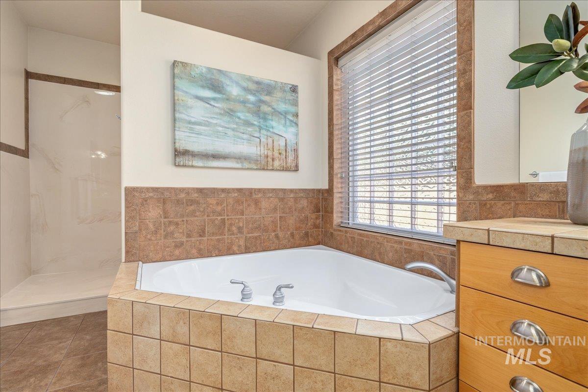 5049 N Brookmeadow Way