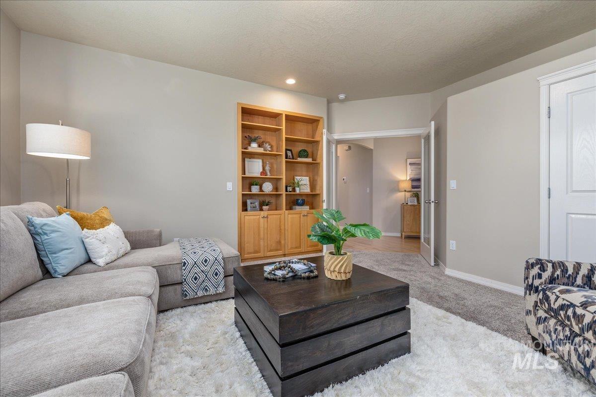 5049 N Brookmeadow Way