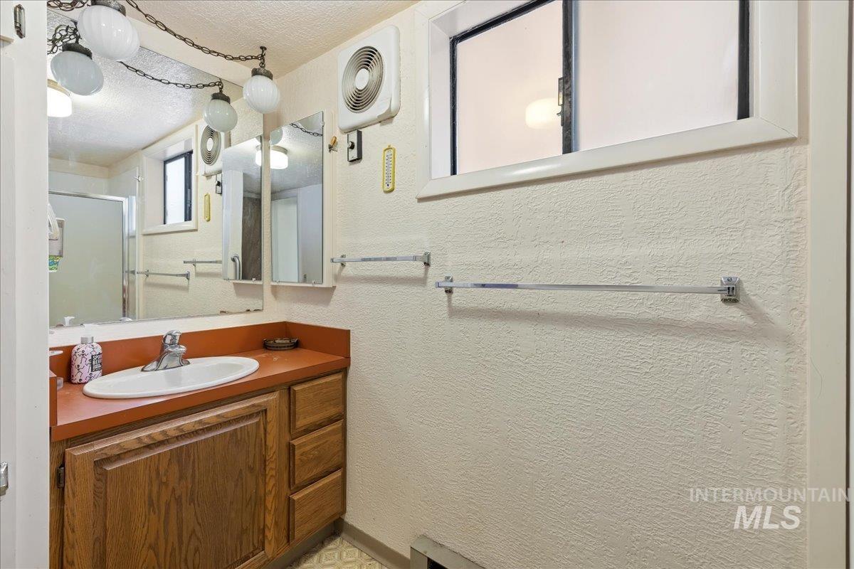 813 & 815 Reedy Lane